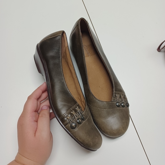 Leather Flats - Picture 1 of 5